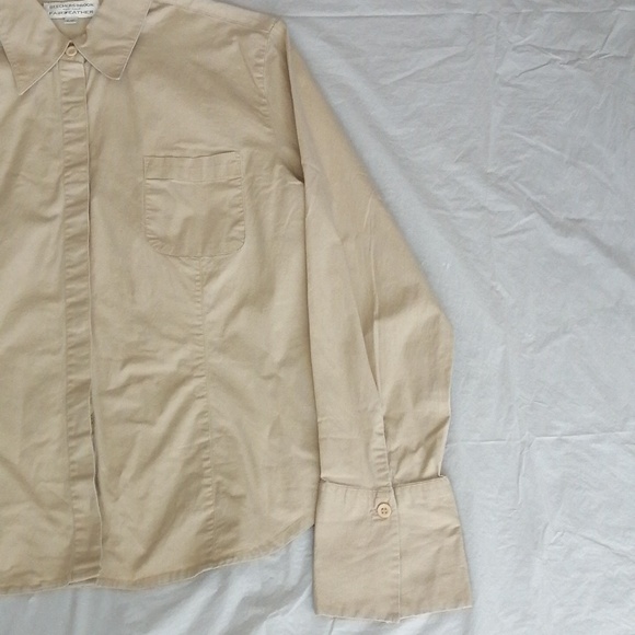 FAIRWEATHER WOMEN'S BASIC LONG SLEEVE BUTTON DOWN - Picture 4 of 4
